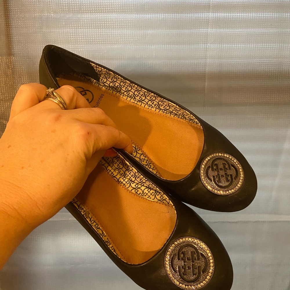 Daisy Fuentes Black Logo Embellished Ballet Flats